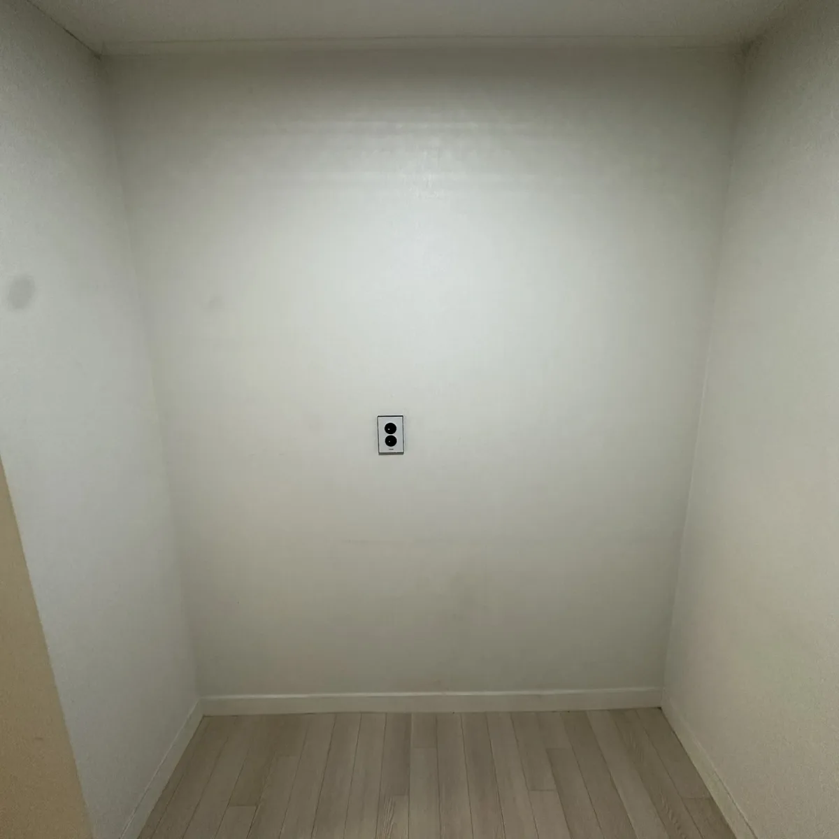 틈새 치수 실측 과정 1번 사진