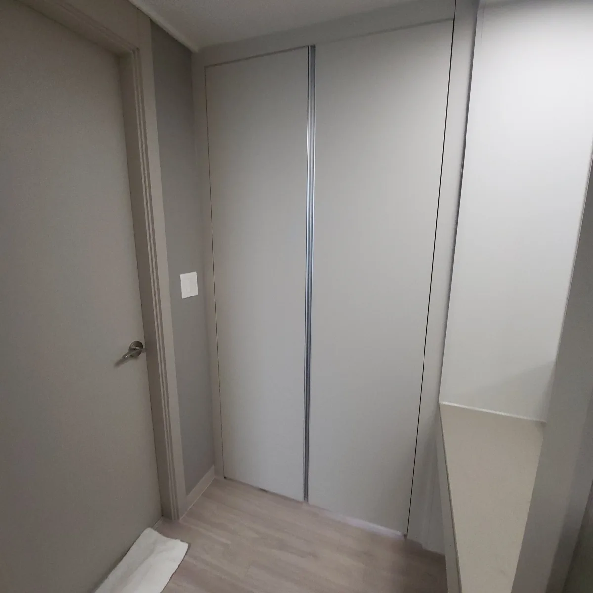 틈새공간 문 설치